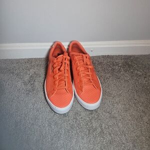 Like new Adidas Sleek Sneaker